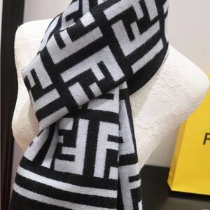 Stylish Black and Gray Men's Scarf
